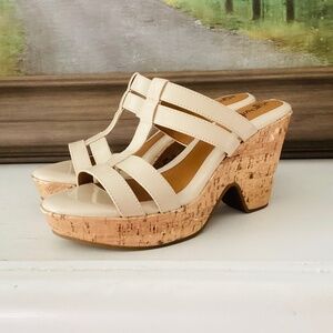 Eurosoft by Sofft Cork Platform Patent Leather Cream Size 9M Sandals High Heel